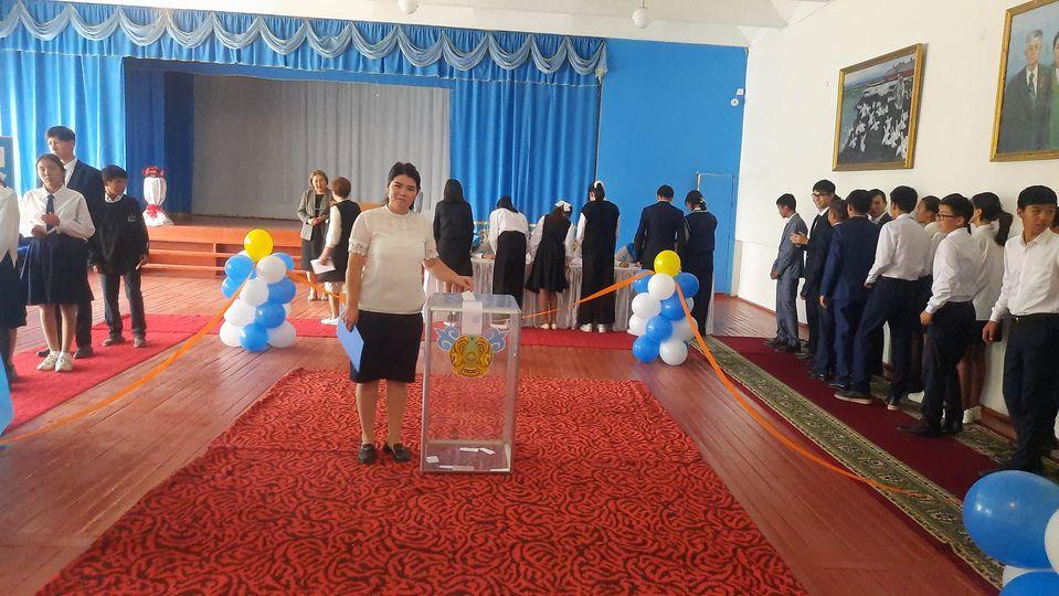 "Өзін-өзі басқару" ұйымының президенттігіне 4 үздік мектеп  оқушылары бағдарламаларын ұсынды.
