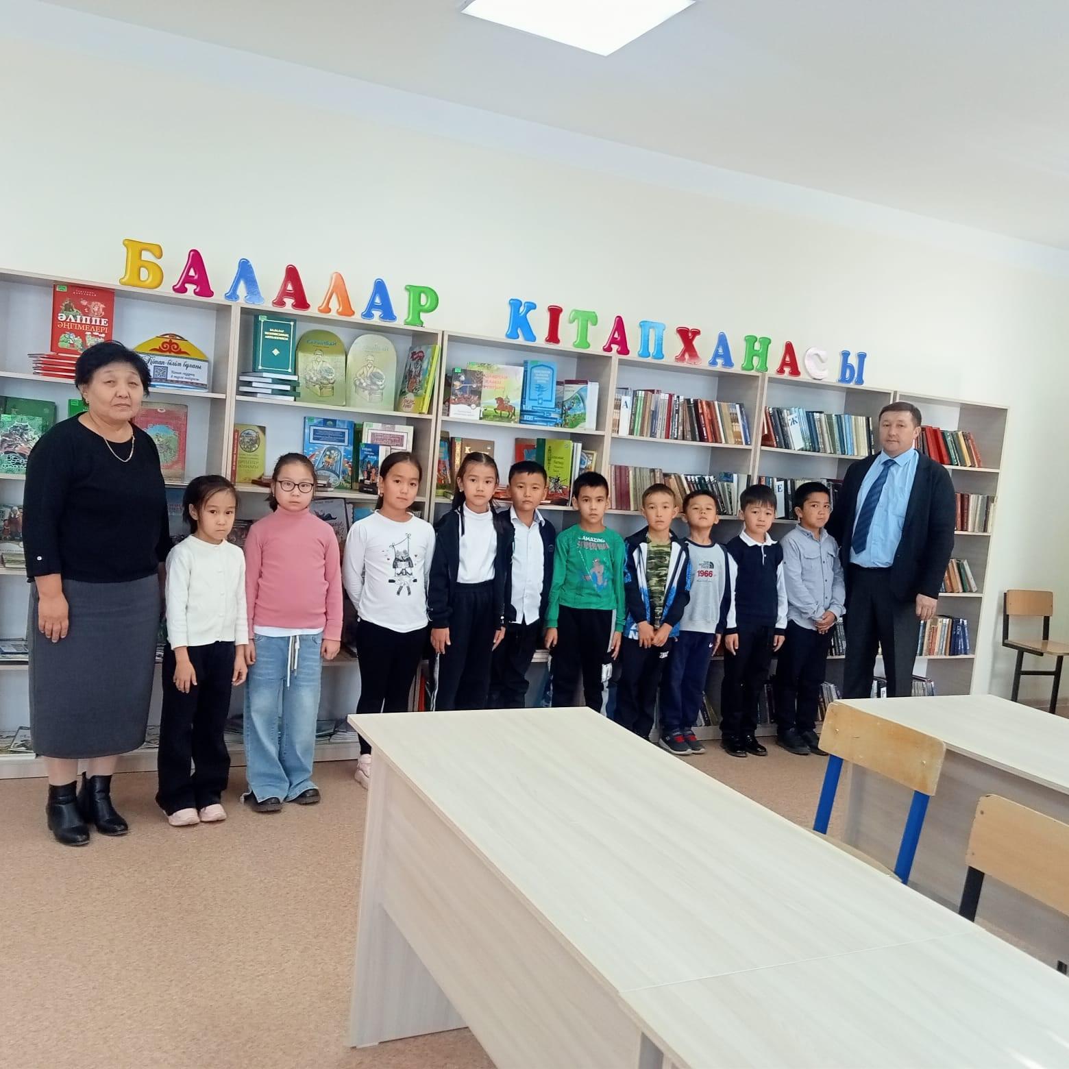 28 қазан  2024 жыл мектеп кітапханашылары күзгі каникул күндері мектепалды даярлық топтарымен «Білім кілті - кітапхана» атты кітапханаға саяхат ұйымдастырды.